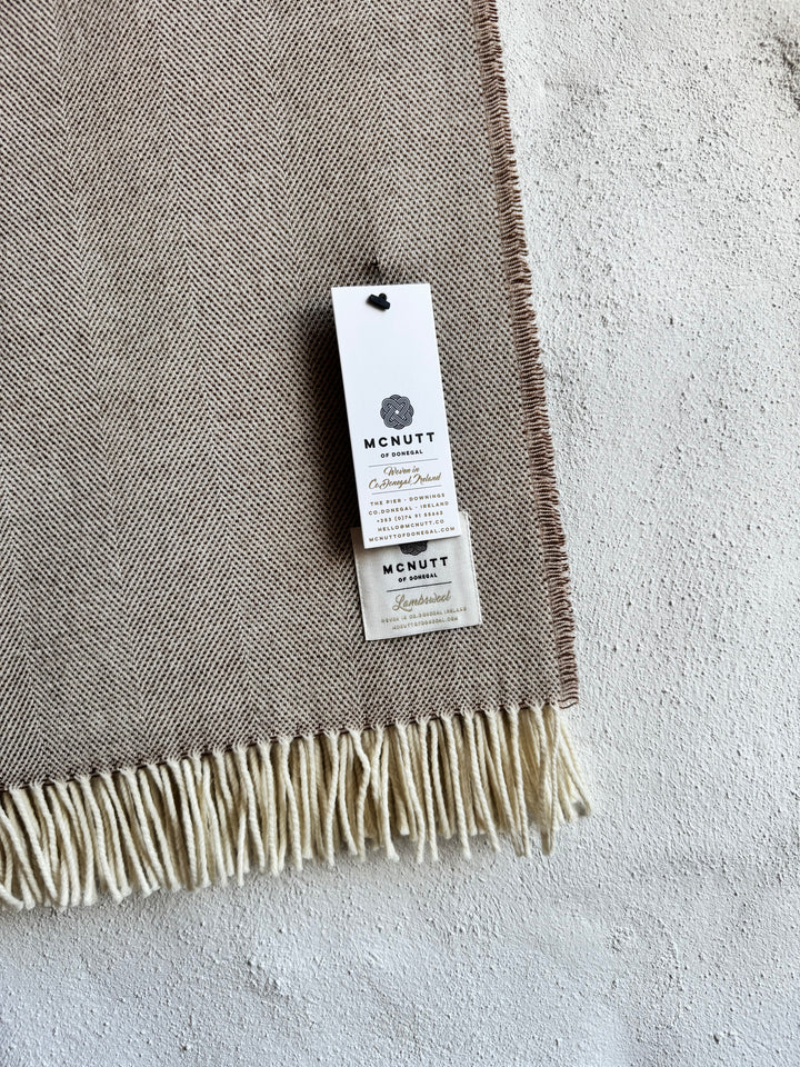 McNutt Throw supersoft spotted butterscotch