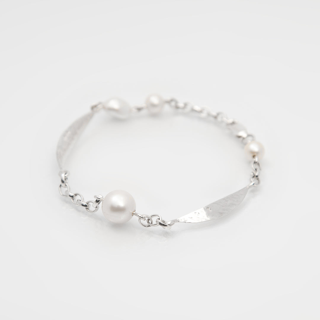 Leaf Bracelet with Bead & Pearl