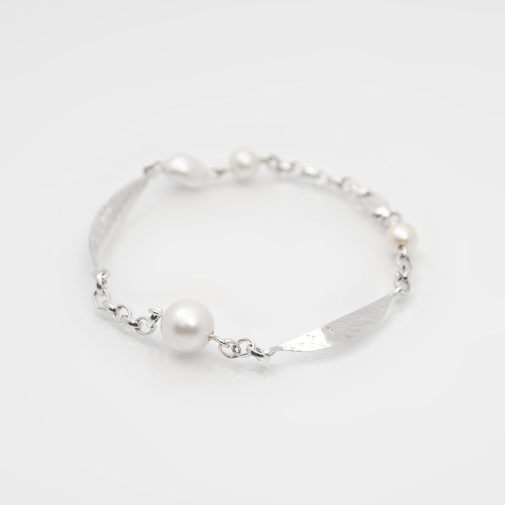 Leaf Bracelet with Bead & Pearl
