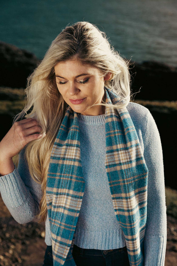 Lambswool Scarf in Blue Beige Check