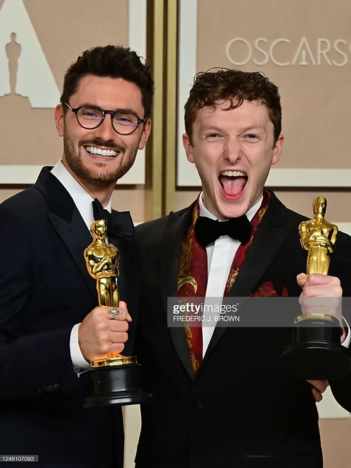 The Merrion Oscar Scarf