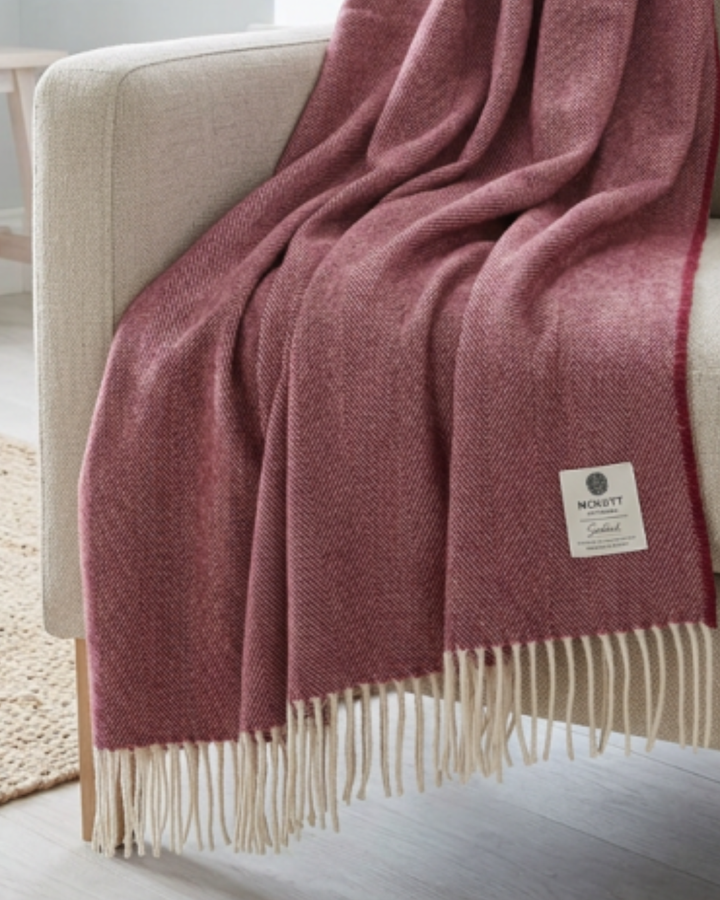 Merino Supersoft Throw in Cranberry