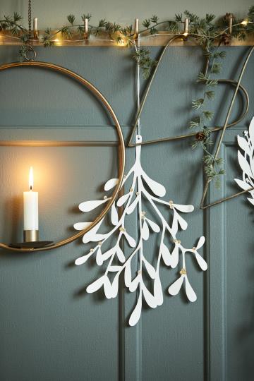 Hanging Paper Mistletoe