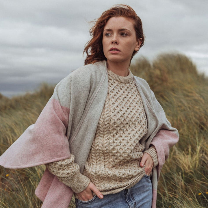 Lambswool Cape in Grey Pink