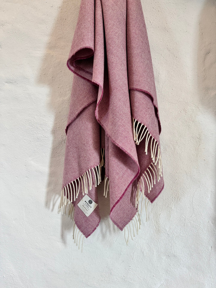 Merino Throw in Spotted Pink