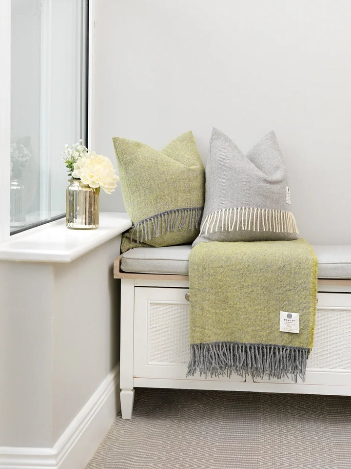 Wool Throw in Cosy Lemon