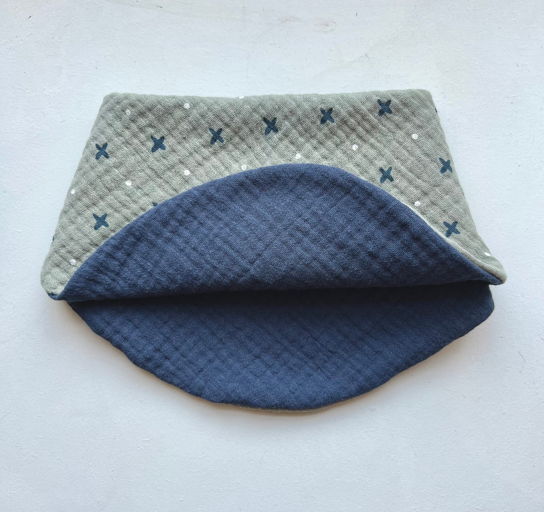 Noughts & Crosses Green Bib