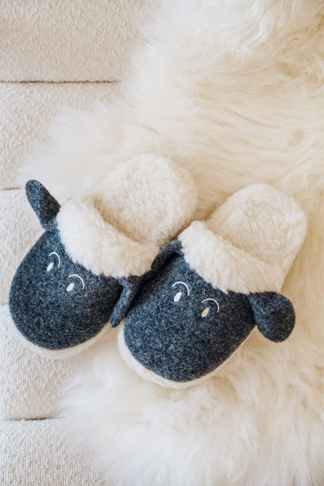 Fleece Wool Slippers Sheep In Graphite Grey