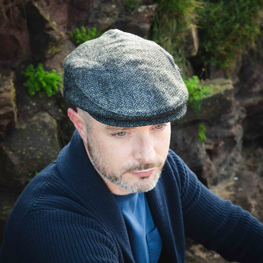 Tweed Cap in Charcoal Black