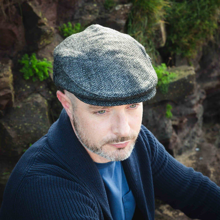 Tweed Cap in Charcoal Black