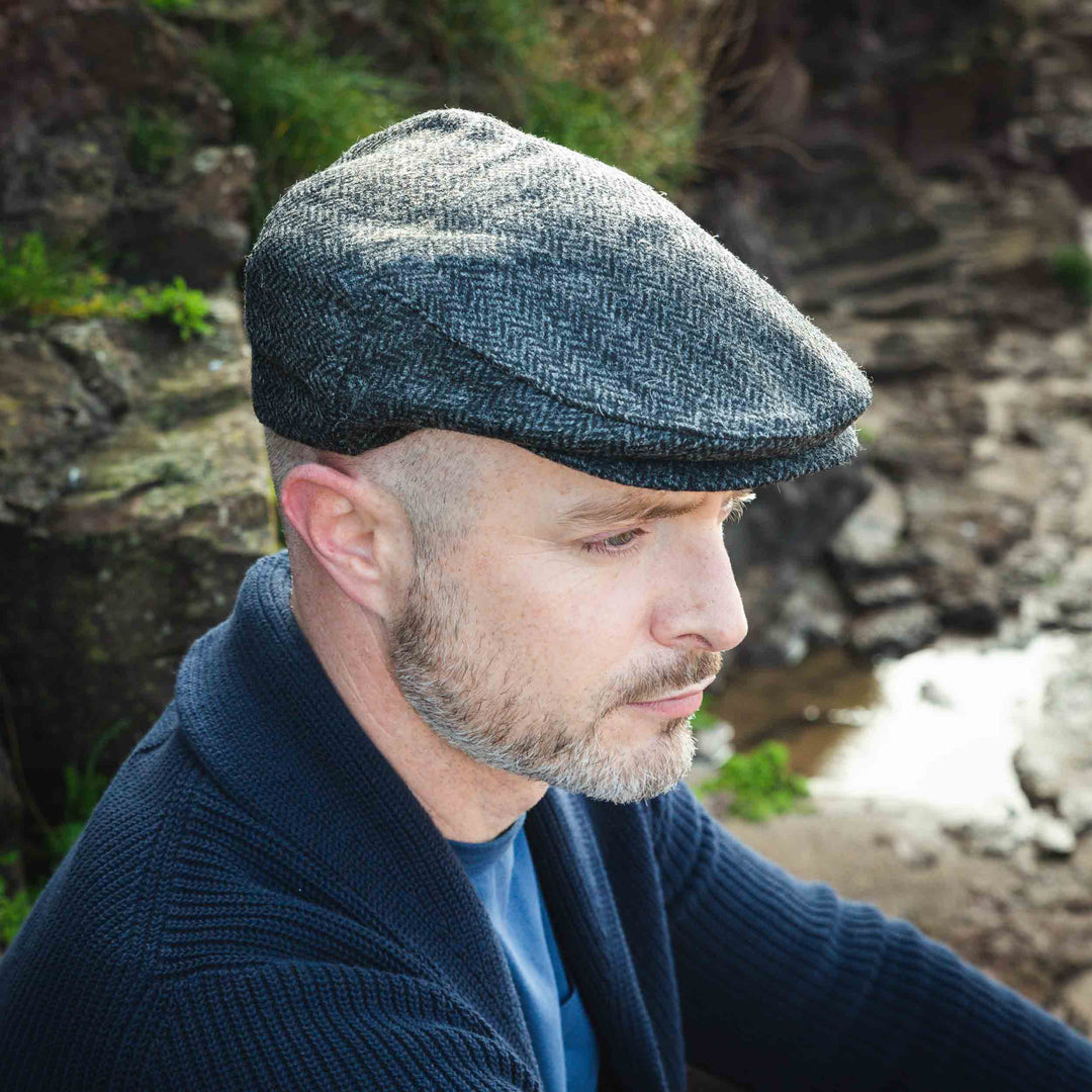 Tweed Cap in Charcoal Black