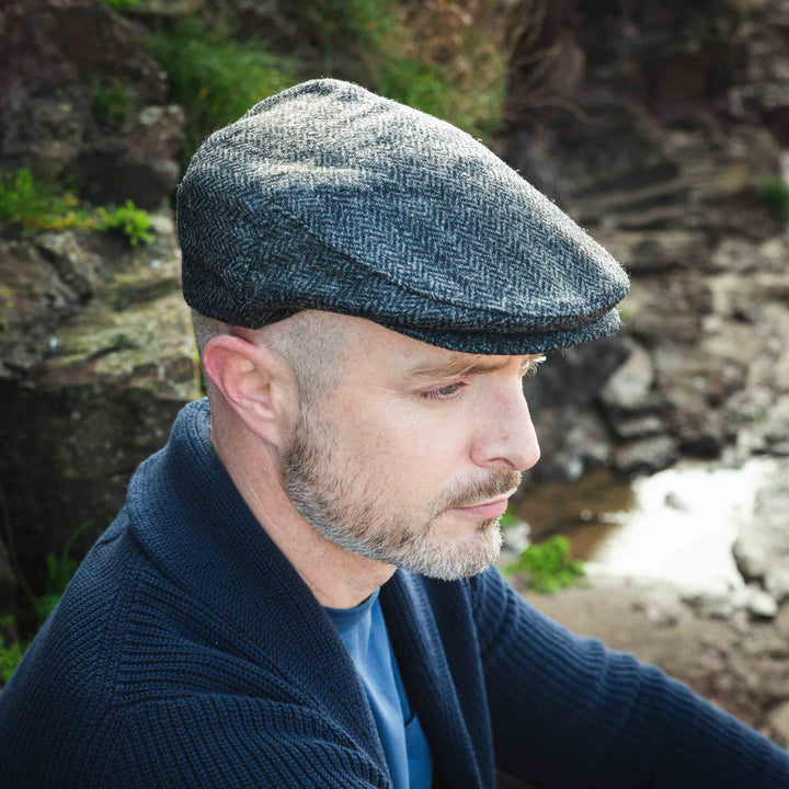 Tweed Cap in Charcoal Black
