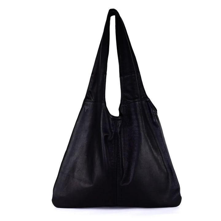 Agnes in Large Black