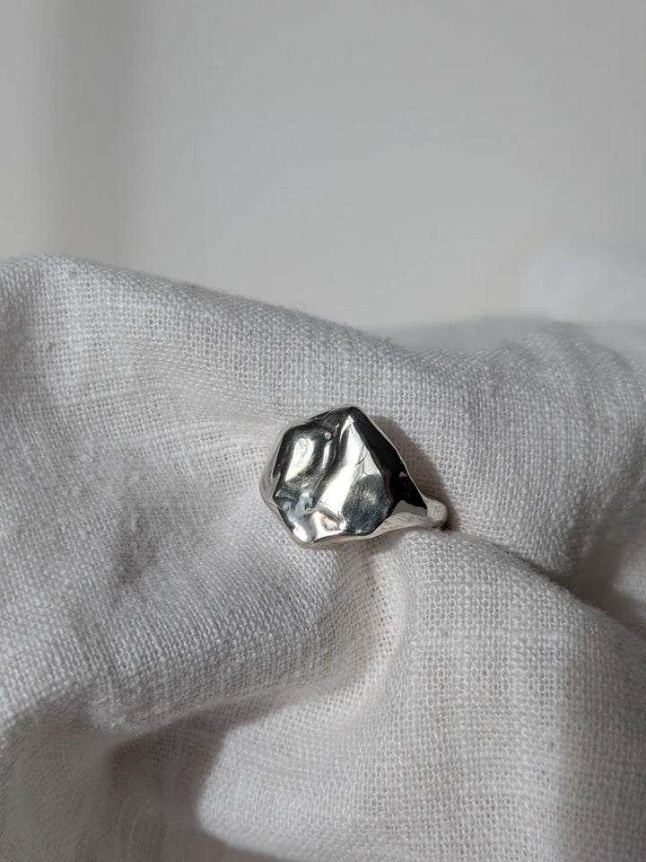 Silver Causeway Signet Ring