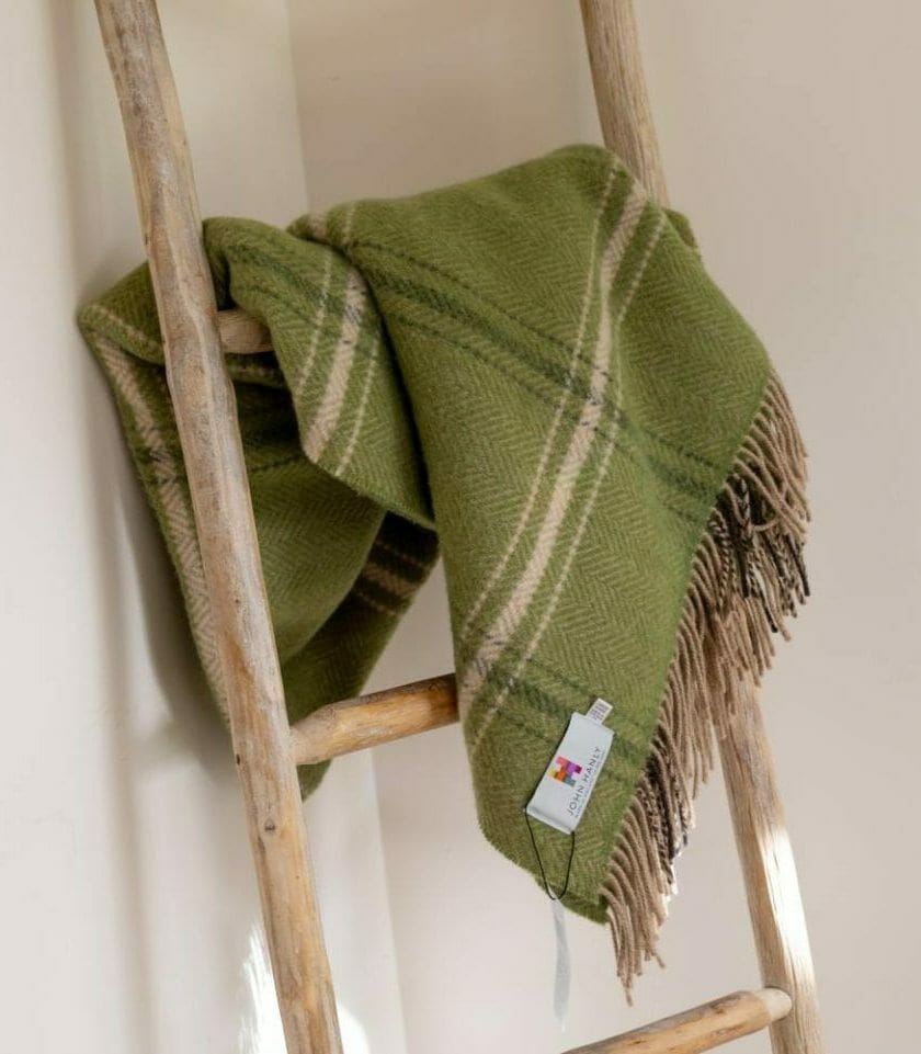 Merino Cashmere Throw Green,Beige,Cream Overcheck