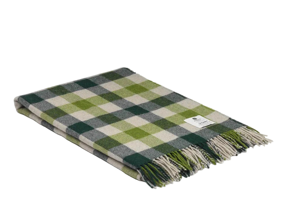 Eco Wool Throw in Hunter Green Plaid