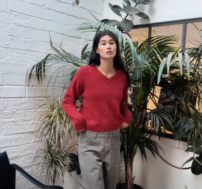 Cashmere blend Kayla V Neck Jumper in Chilli Red