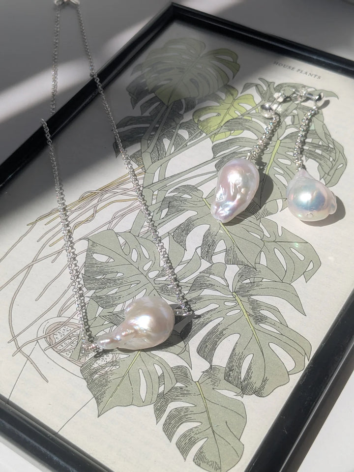 Eilidh Fireball Pearl Necklace Silver
