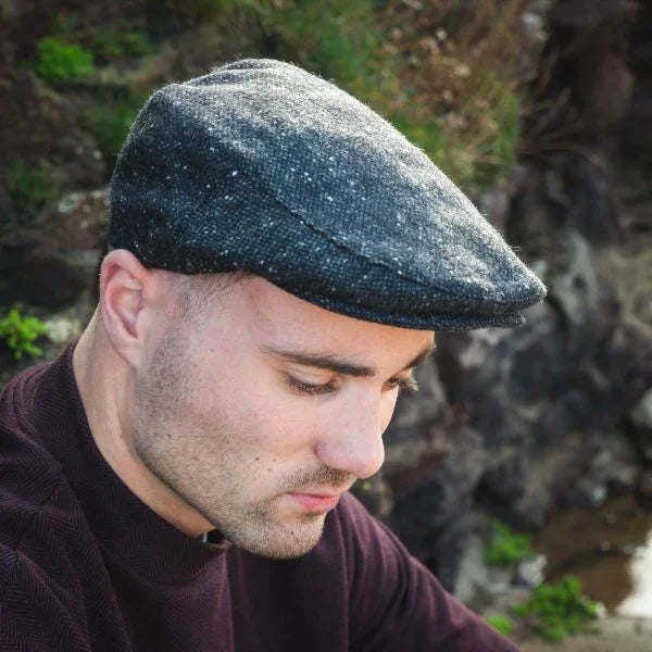 Tweed Cap in Speckled Charcoal Black