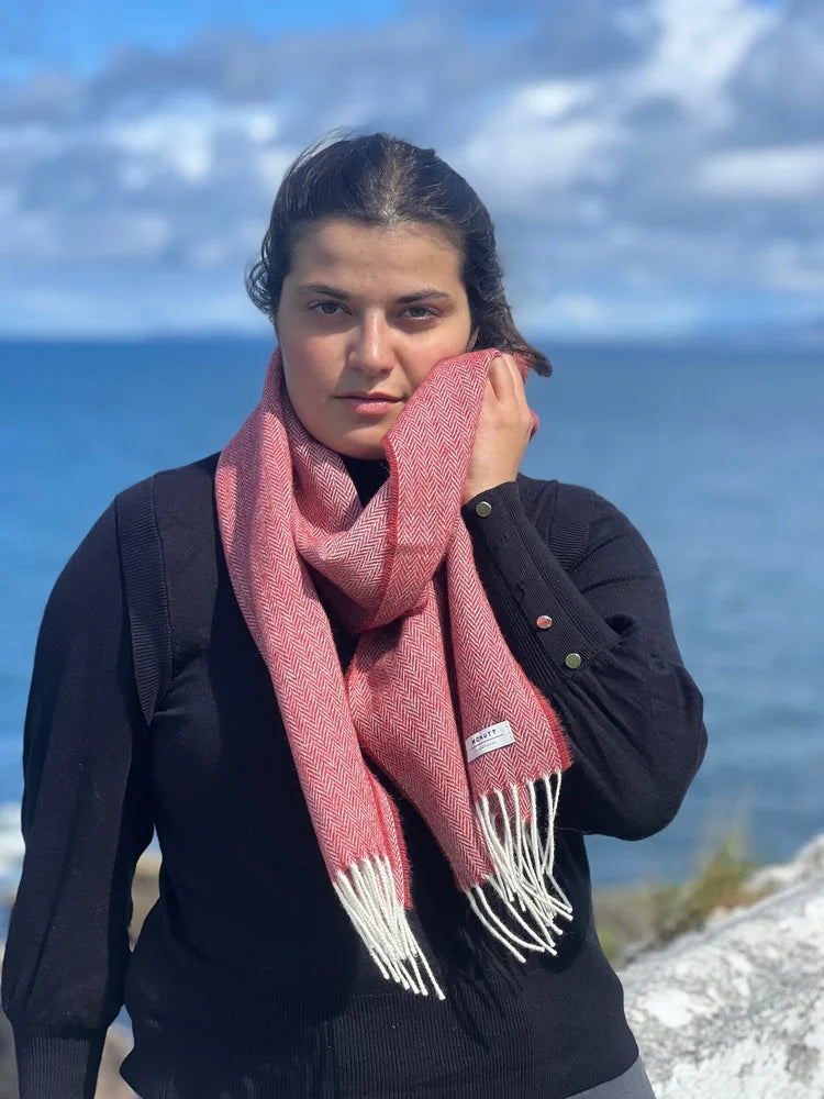 Merino Lambswool Scarf In Tabasco Herringbone