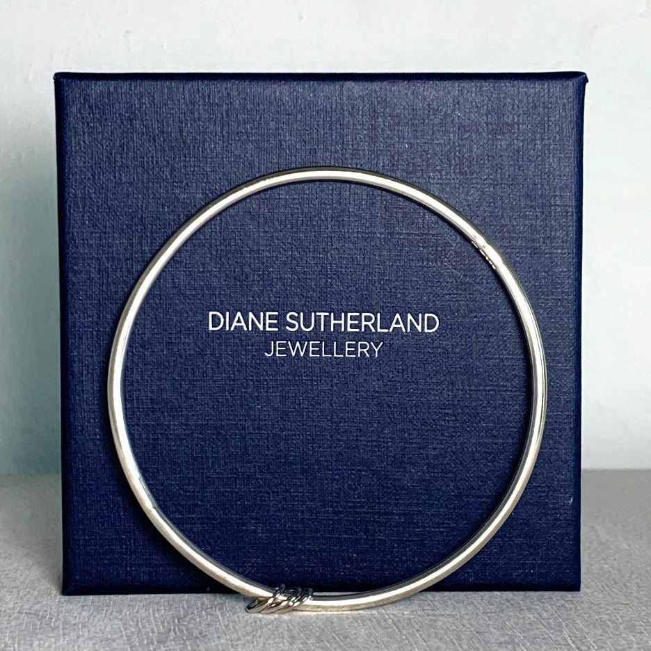 Round Bangle With 3 Rings